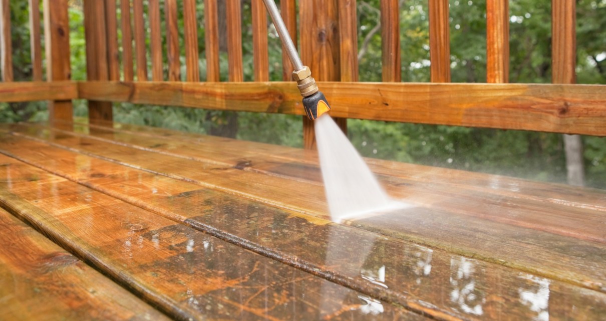 Cleaning Wood with Pressure Washer